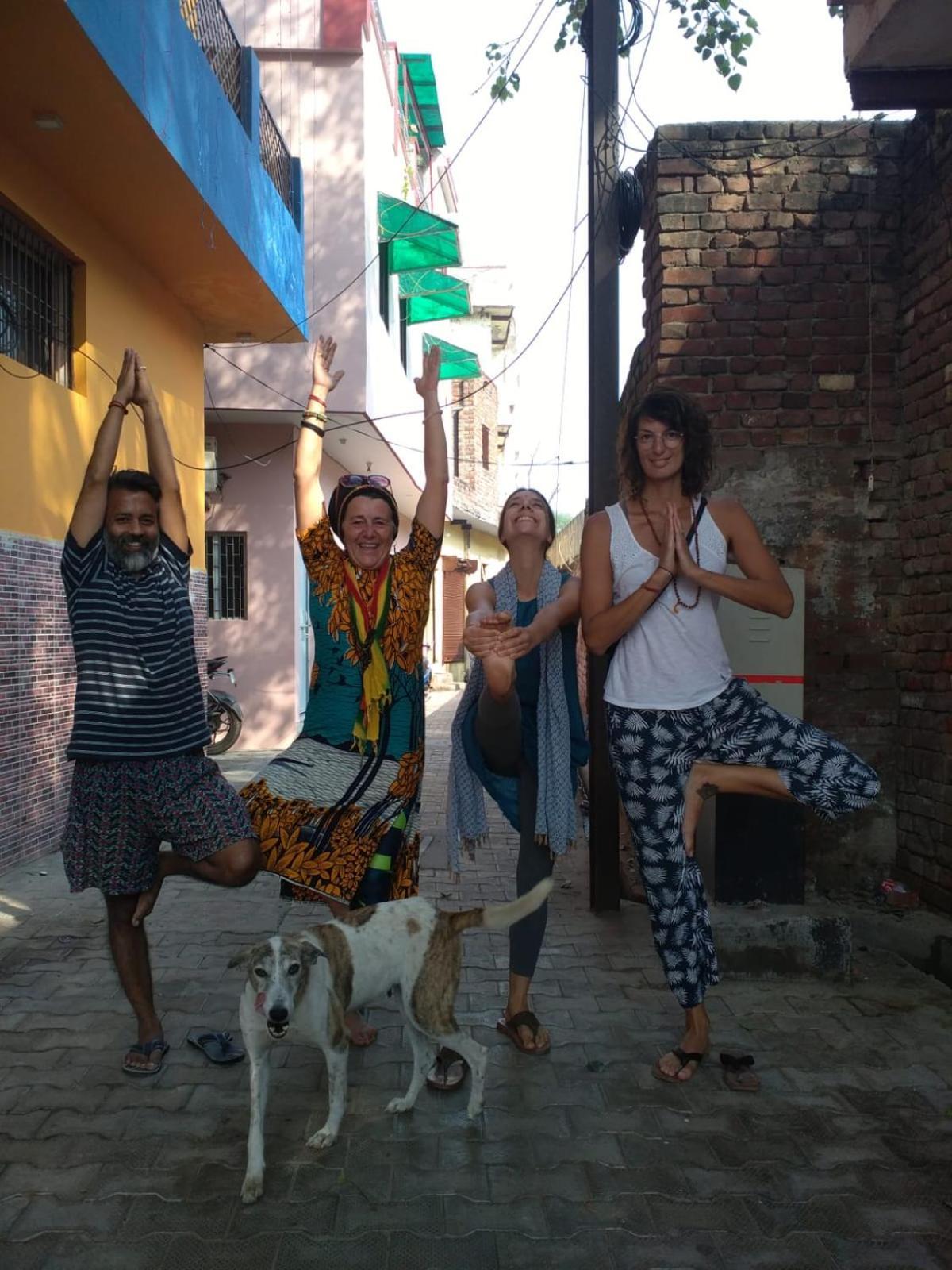 Big Brother Hostel Hotel Agra  Bagian luar foto