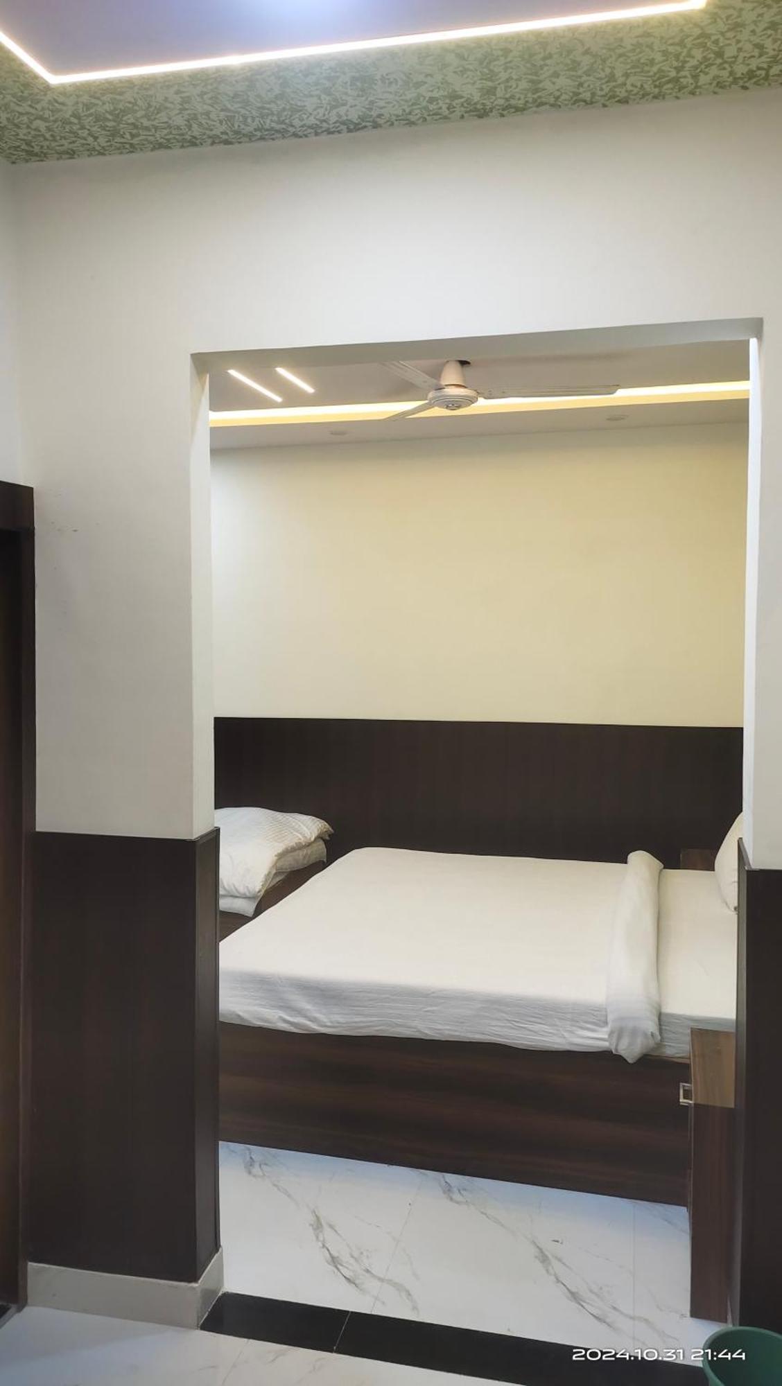 Big Brother Hostel Hotel Agra  Bagian luar foto