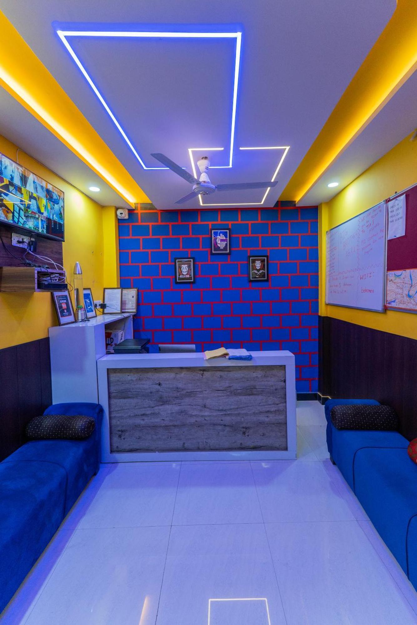 Big Brother Hostel Hotel Agra  Bagian luar foto